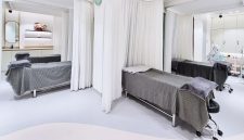 Ultherapy Prime Jakarta menawarkan layanan skin tightening nonbedah dengan teknologi MFU-V. Layanan home visit menjadi pilihan bagi pasien yang mengutamakan privasi dan fleksibilitas tanpa mengabaikan evaluasi dokter. (Dok. Ultherapy Prime Jakarta)